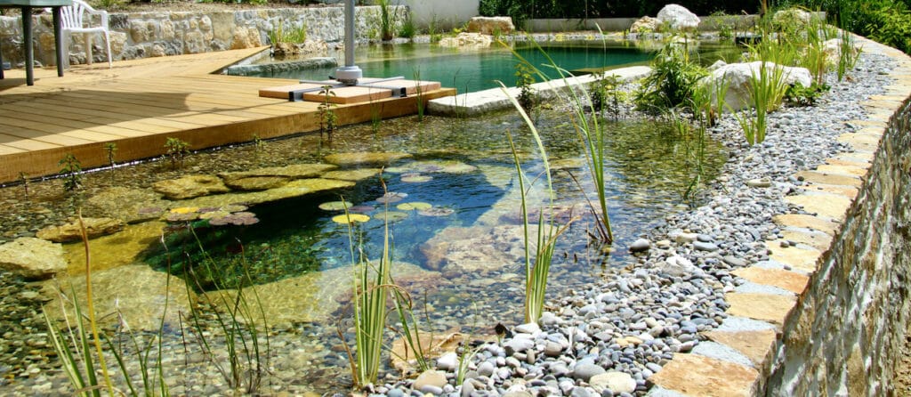 belle piscine naturelle dans le Var